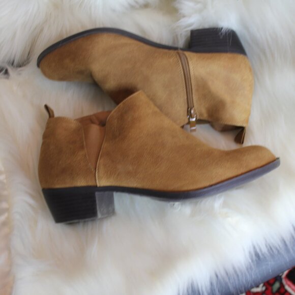 Torrid angle zip on sides suede boots brown size 9.5 - Picture 2 of 7